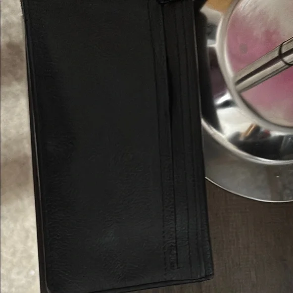 Disney Mickey and Minnie Mouse Wallet - Picture 2 of 3